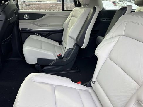 New 2026 Lincoln Navigator L Reserve AWD/4WD image 18