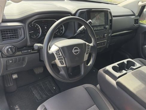 Used 2023 Nissan Titan SV image 7