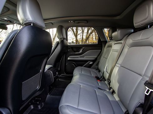 Used 2021 Lincoln Corsair Reserve image 28