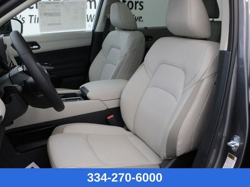 New 2026 Nissan Pathfinder SL image 13