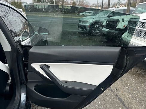 Used 2019 Tesla Model 3 Long Range image 13