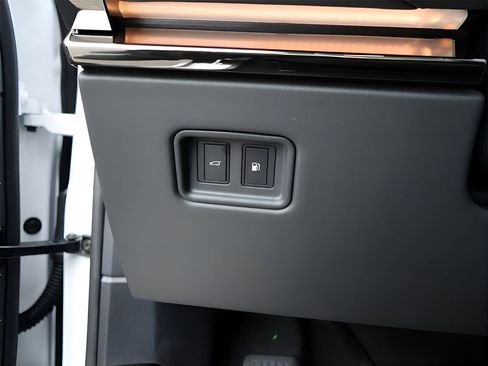 Used 2025 Land Rover Range Rover Sport Dynamic SE image 41