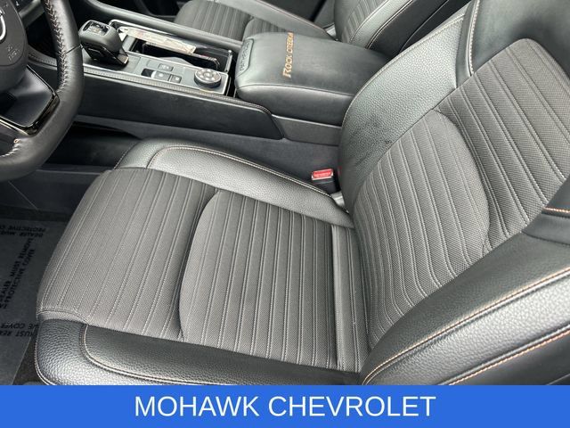 Used 2025 Nissan Pathfinder Rock Creek AWD/4WD image 18