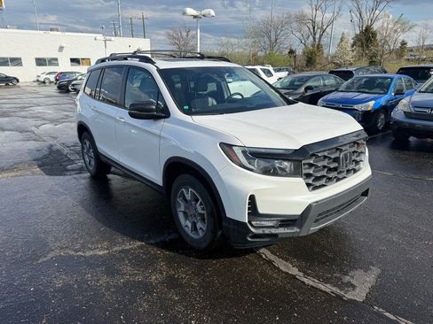 Certified 2023 Honda Passport TrailSport image 4