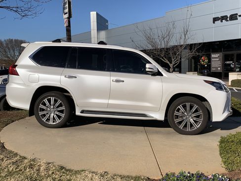 Used 2017 Lexus LX 570 4WD image 11