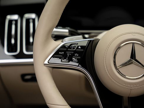 Used 2023 Mercedes-Benz S 580 4MATIC Sedan image 45