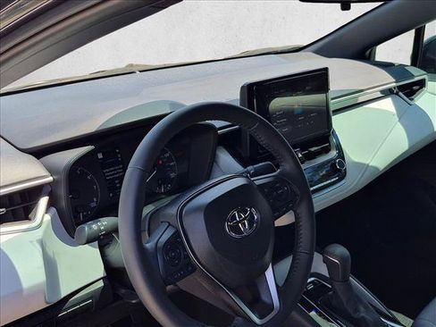 Used 2025 Toyota Corolla SE FWD image 9