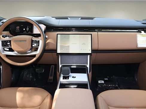 New 2026 Land Rover Range Rover Long Wheelbase SE AWD/4WD image 13