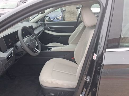 Used 2025 Hyundai Sonata SEL FWD image 4