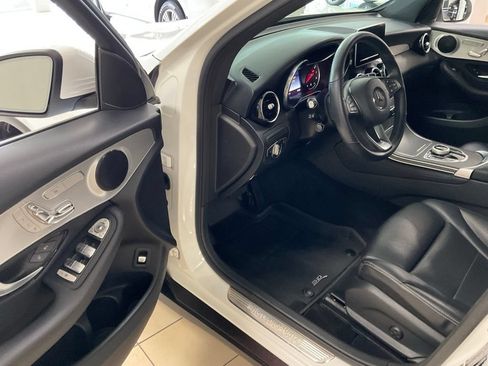 Used 2019 Mercedes-Benz GLC 300 4MATIC image 9
