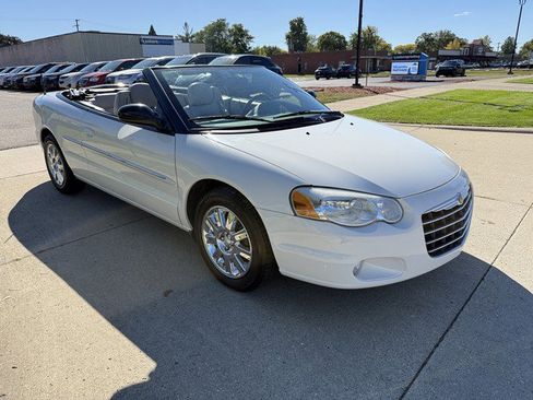 Used 2006 Chrysler Sebring Limited image 3