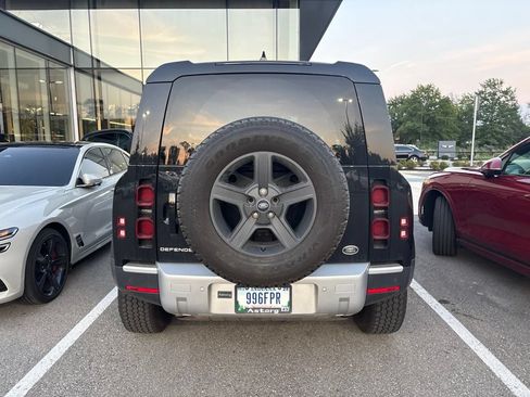 Used 2023 Land Rover Defender 90 S AWD/4WD image 9