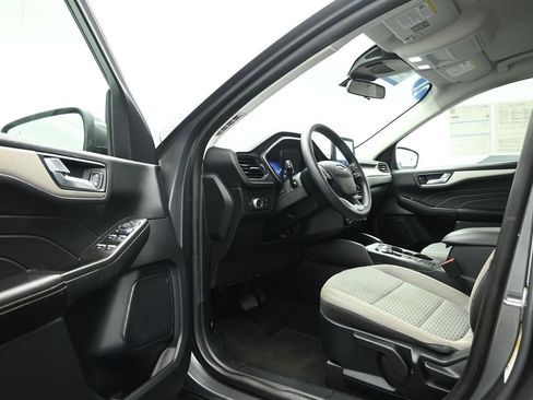 Used 2021 Ford Escape SE image 9