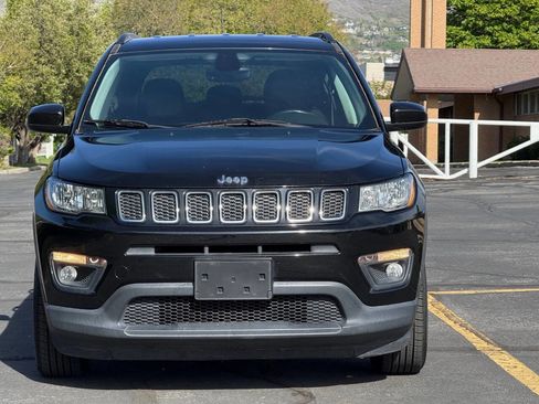 Used 2018 Jeep Compass Latitude w/ Popular Equipment Group FWD image 2