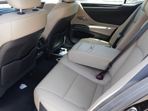 Used 2019 Lexus ES 350 w/ Premium Package FWD image 23