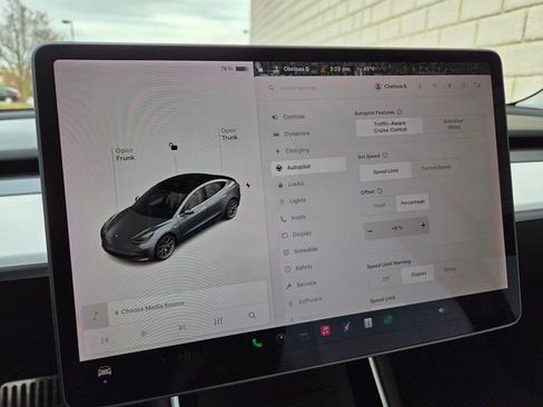 Used 2018 Tesla Model 3 Long Range image 46