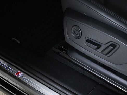 Used 2024 Audi Q3 2.0T Premium image 19