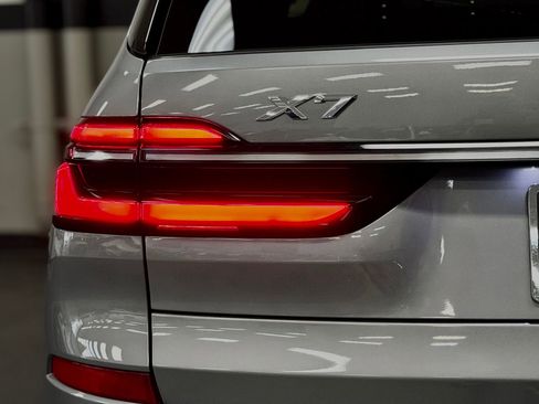 Used 2023 BMW X7 xDrive40i w/ M Sport Package AWD/4WD image 13