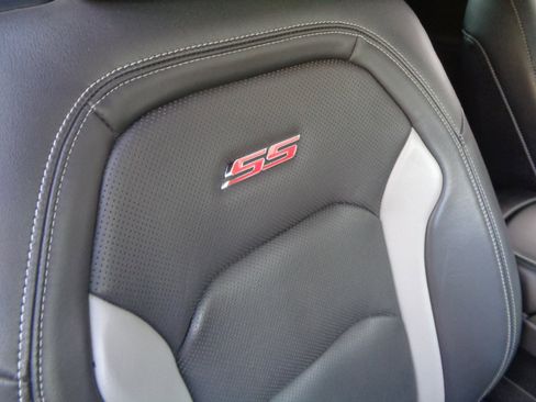 Used 2017 Chevrolet Camaro SS image 33