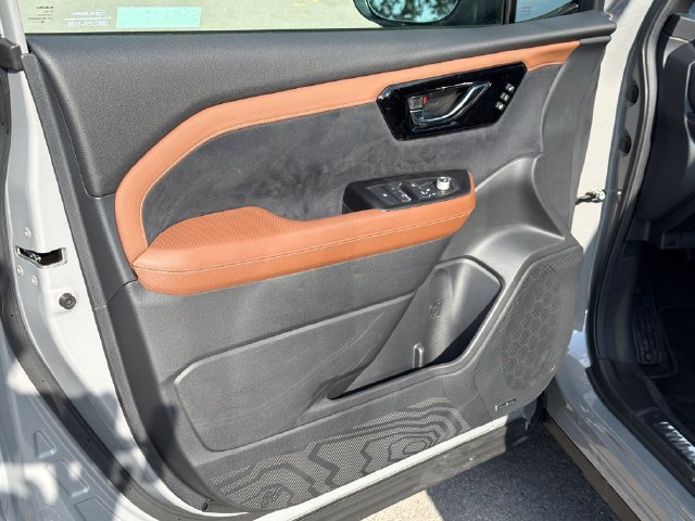 New 2026 Subaru Forester Touring AWD/4WD image 17