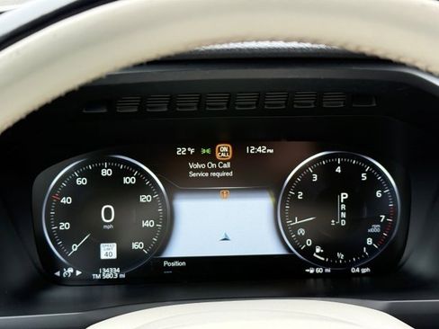 Used 2017 Volvo XC90 T6 Momentum w/ Vision Package image 34