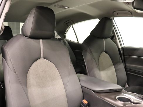 Used 2022 Toyota Camry LE image 16