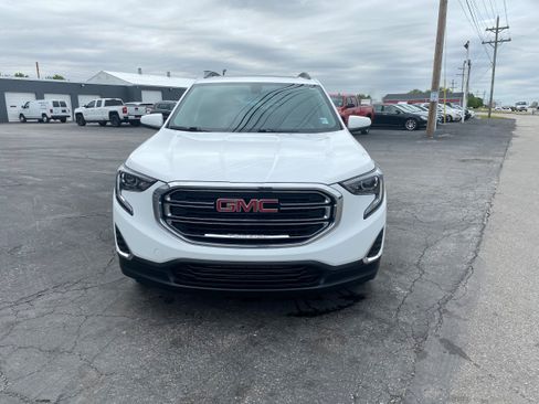 Used 2018 GMC Terrain SLE w/ Driver Convenience Package FWD image 2