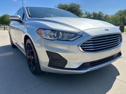 Used 2019 Ford Fusion S FWD image 4