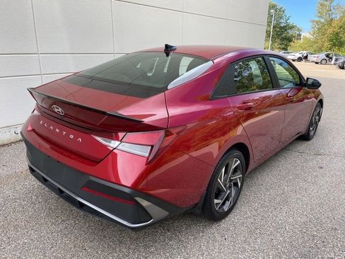 Used 2025 Hyundai Elantra Sport image 7
