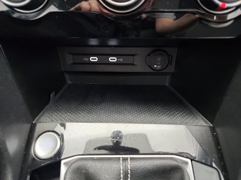 Certified 2023 Volkswagen Taos S FWD image 23