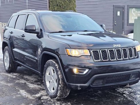 Used 2017 Jeep Grand Cherokee Laredo image 8