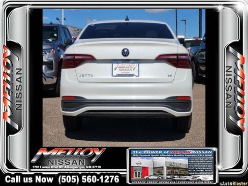 Used 2023 Volkswagen Jetta SE FWD image 5