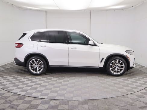 Certified 2022 BMW X5 sDrive40i w/ Premium Package image 4