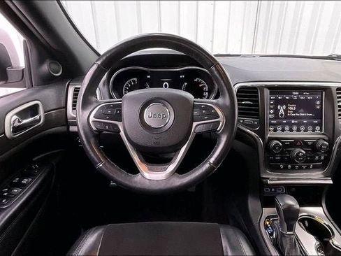 Used 2018 Jeep Grand Cherokee Altitude AWD/4WD image 5