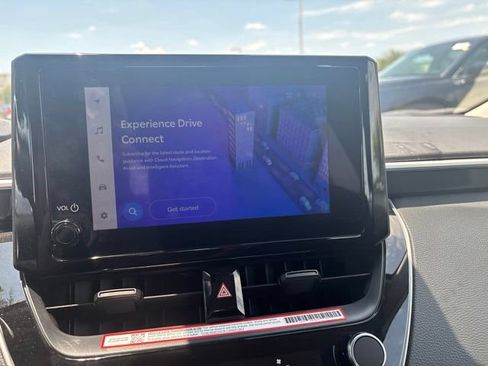 Used 2025 Toyota Corolla LE FWD image 10