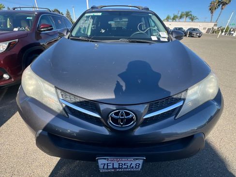 Used 2015 Toyota RAV4 XLE AWD/4WD image 2