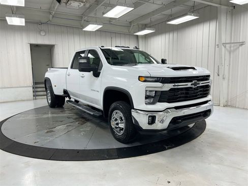 New 2026 Chevrolet Silverado 3500 LT w/ All Star Edition image 3