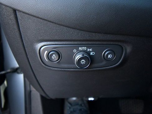 Used 2022 Chevrolet Equinox Premier FWD image 21