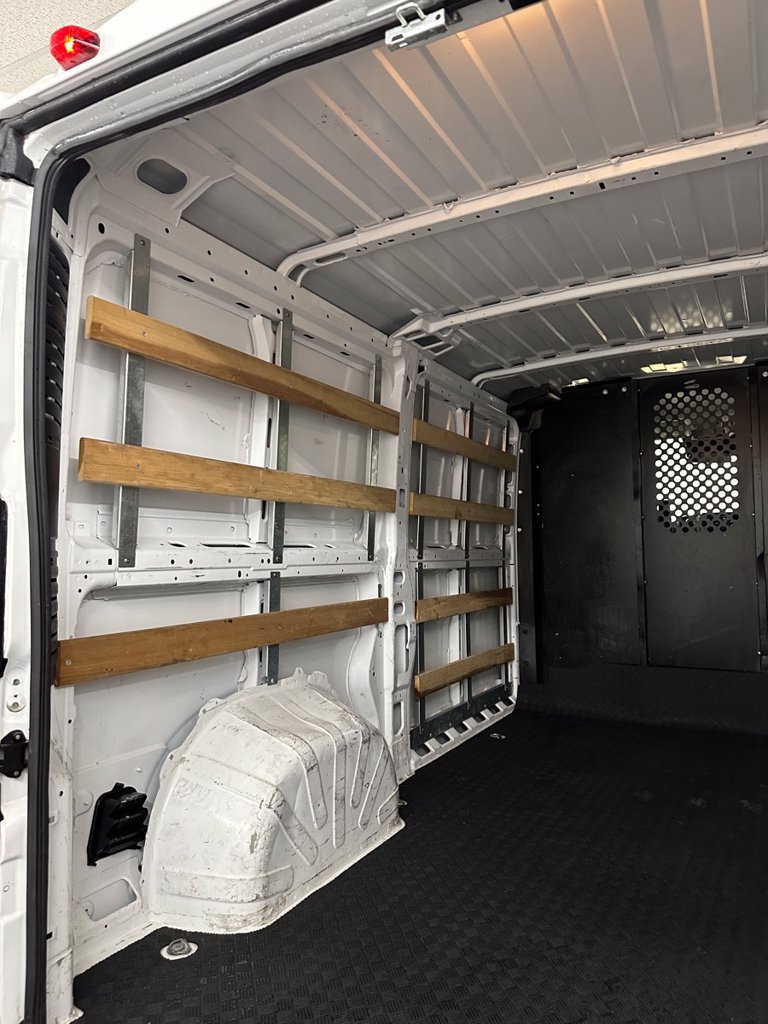 Used 2025 RAM ProMaster 2500 w/ U-Haul Equipment Group FWD image 18