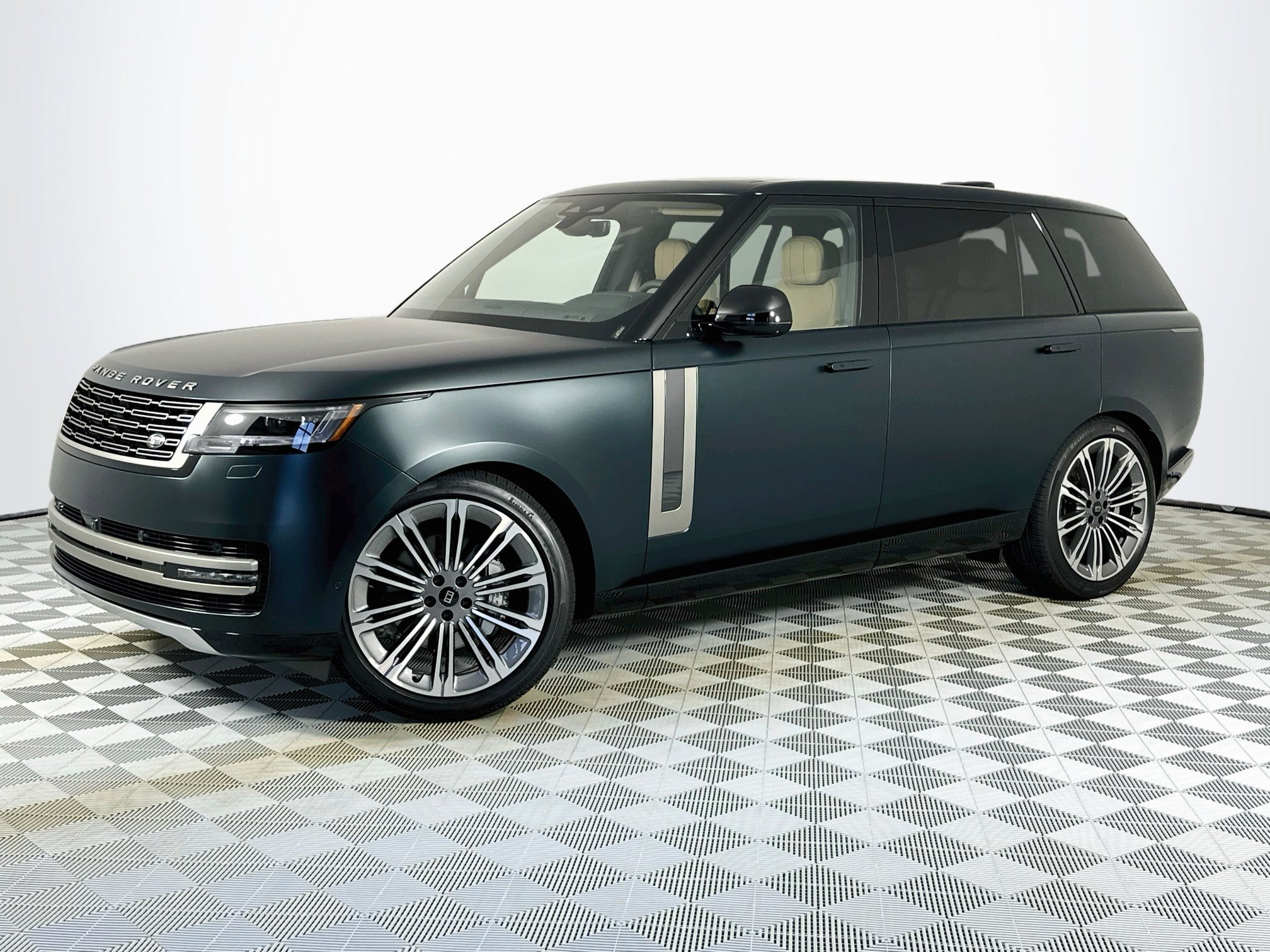 New 2027 Land Rover Range Rover Long Wheelbase SE AWD/4WD image 1