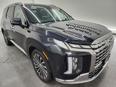 Used 2024 Hyundai Palisade Calligraphy image 2