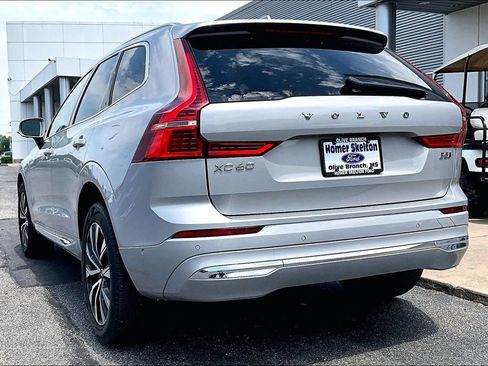 Used 2023 Volvo XC60 B5 Plus AWD/4WD image 3
