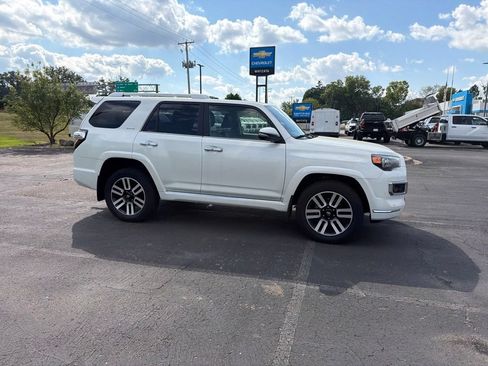 Used 2023 Toyota 4Runner Limited AWD/4WD image 18