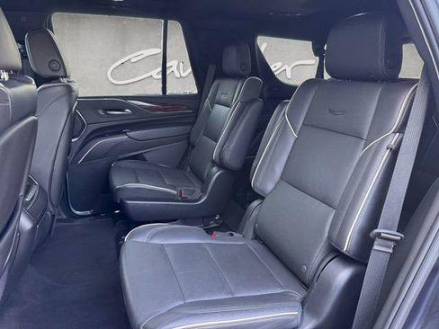 Used 2023 Cadillac Escalade Premium Luxury image 22