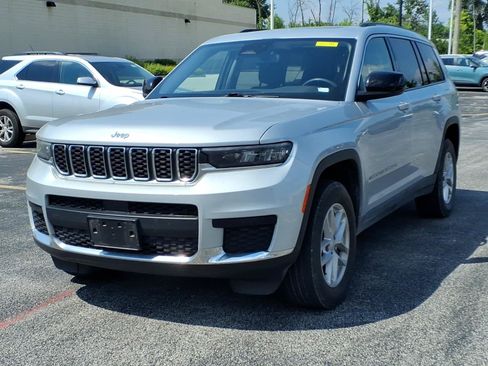 Used 2023 Jeep Grand Cherokee L Laredo w/ Luxury Tech Group I AWD/4WD image 2