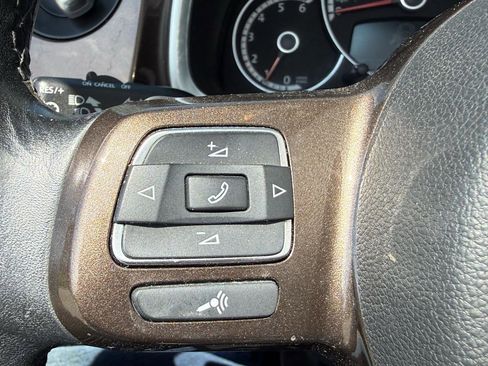 Used 2013 Volkswagen Beetle TDI FWD image 31