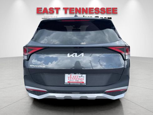 Used 2024 Kia Sportage EX FWD image 4