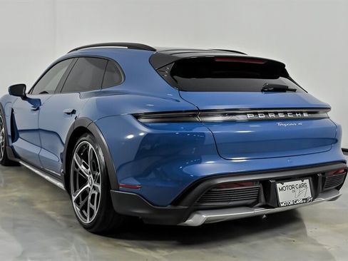 Used 2021 Porsche Taycan 4 Cross Turismo AWD/4WD image 8