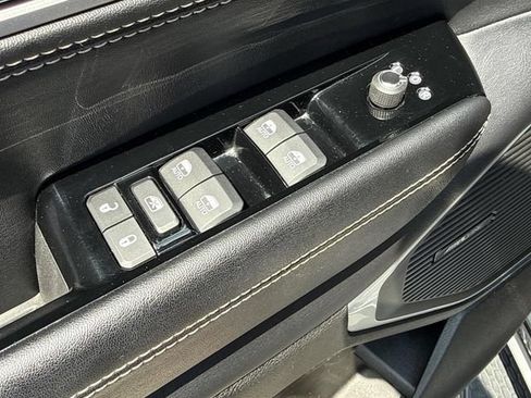 Used 2024 Jeep Wagoneer Series III AWD/4WD image 21