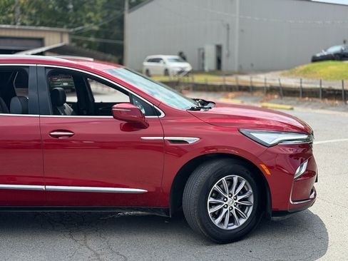 Used 2024 Buick Enclave Premium AWD/4WD image 10